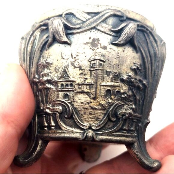 Vintage Pewter Pastoral Trinket Dish 3 Legs w/ Lid Jewelry - Picture 11 of 11